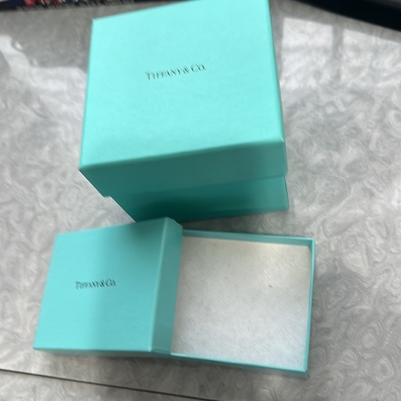 TIFFANY Box - Picture 2 of 7